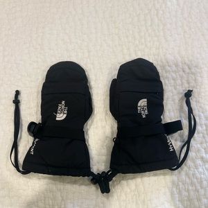 The North Face Kids Small HyVent Black Mittens for ski or snow